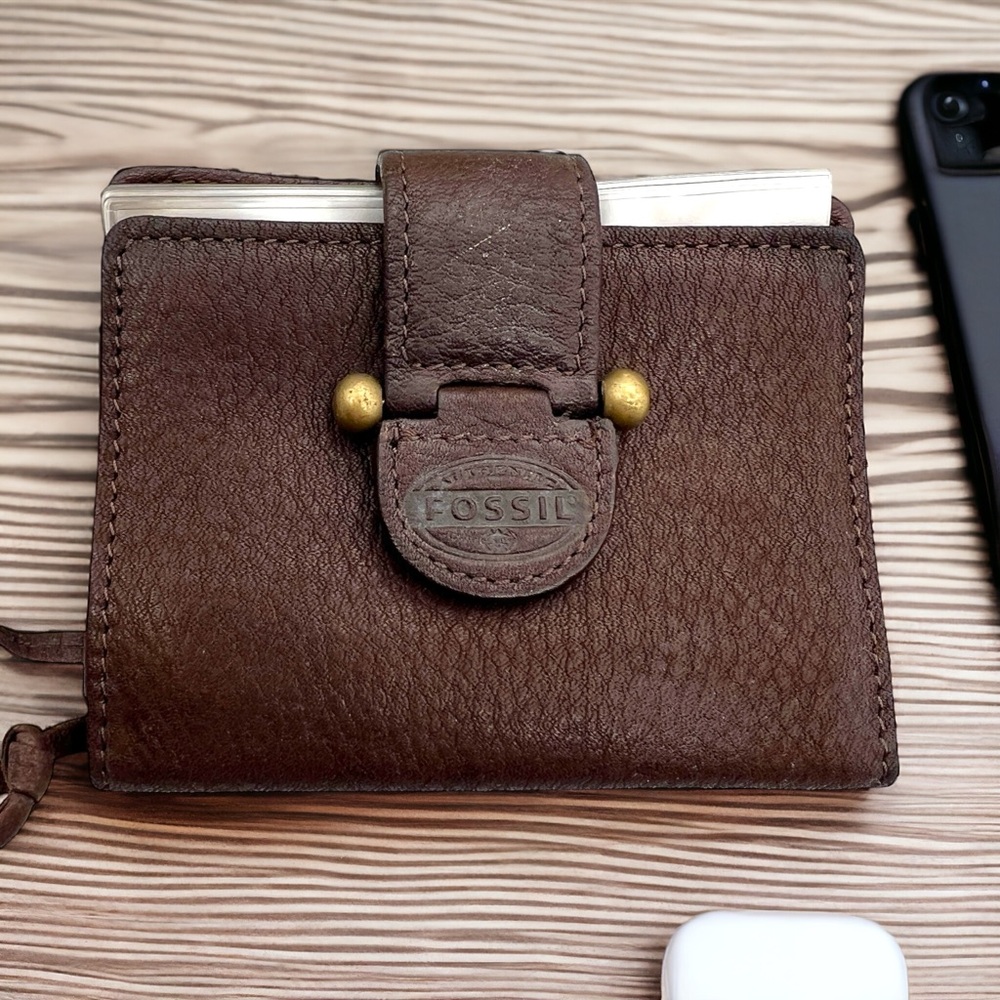 NEW Fossil Genuine leather wallet credit cards picture id